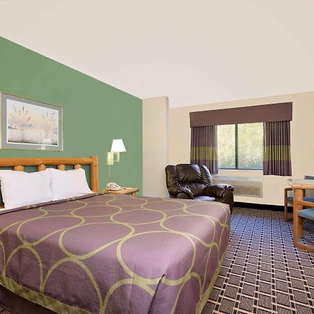 Super 8 By Wyndham Cloquet Hotell Exteriör bild