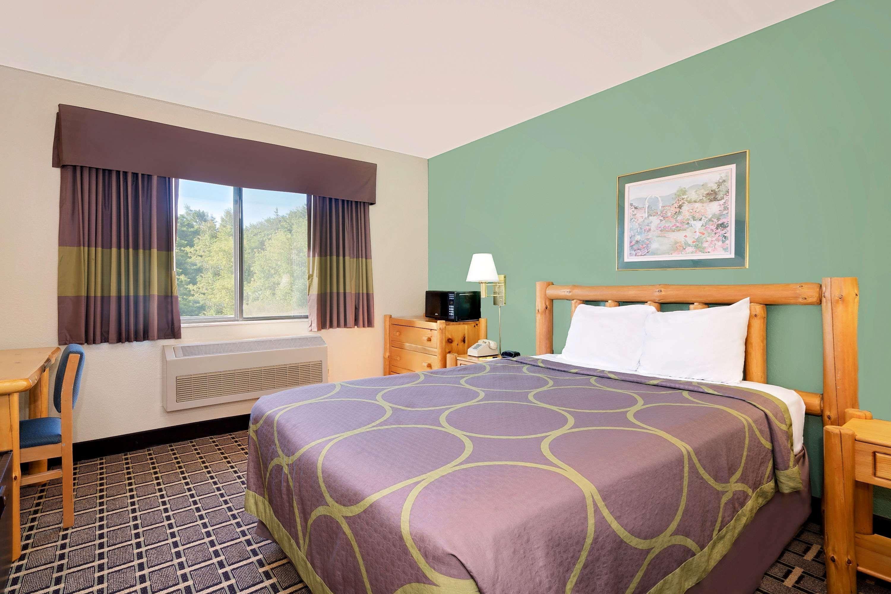 Super 8 By Wyndham Cloquet Hotell Exteriör bild