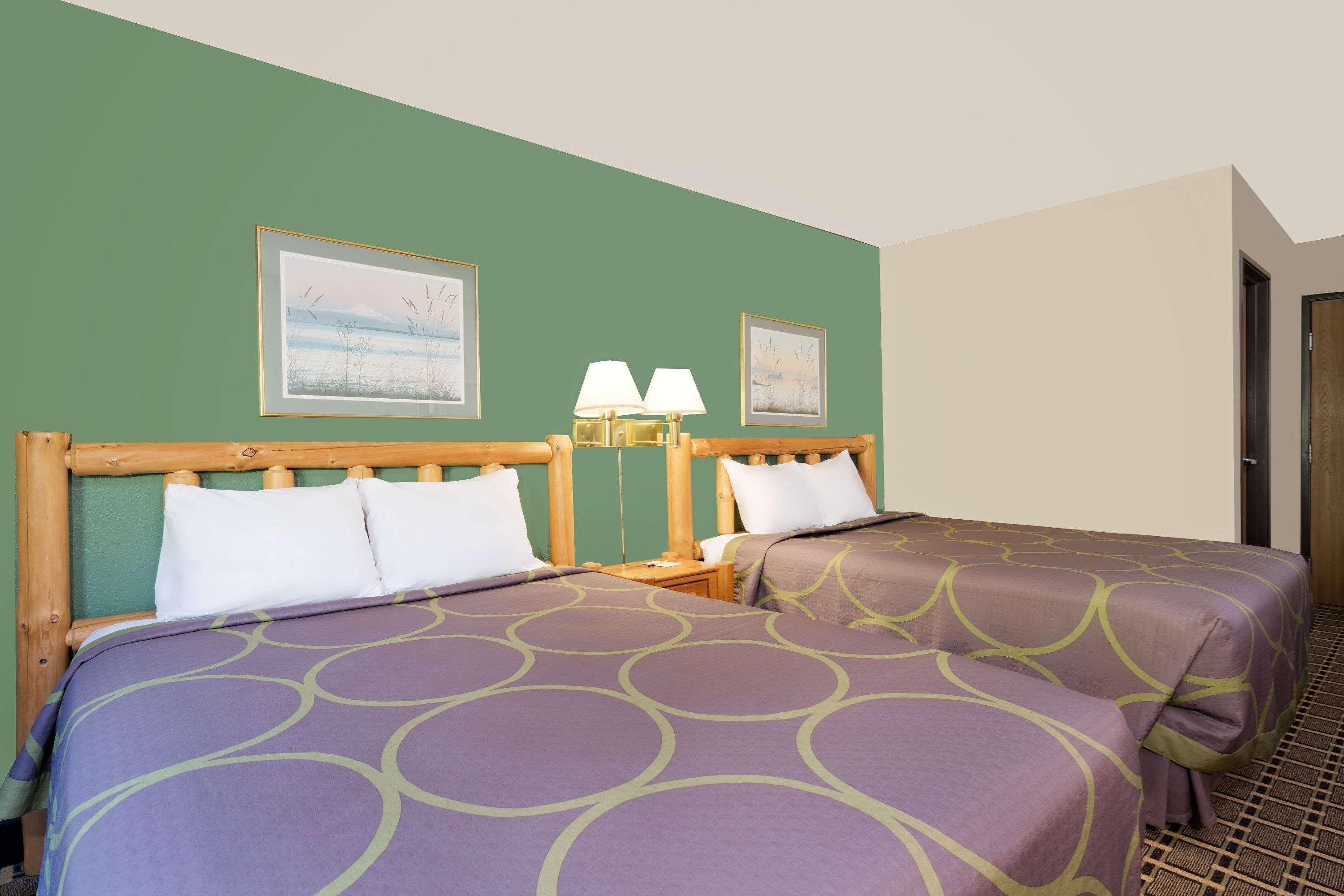 Super 8 By Wyndham Cloquet Hotell Exteriör bild