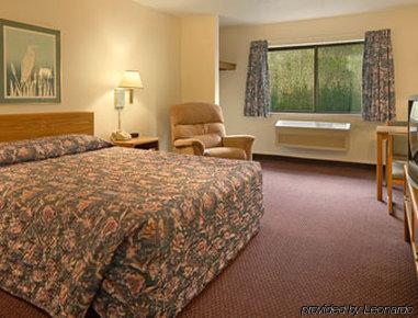 Super 8 By Wyndham Cloquet Hotell Rum bild